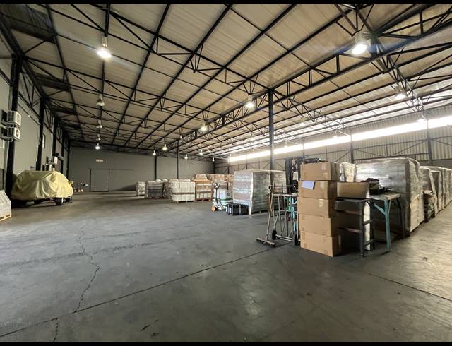 1,551M² WAREHOUSE TO LET IN SPARTAN